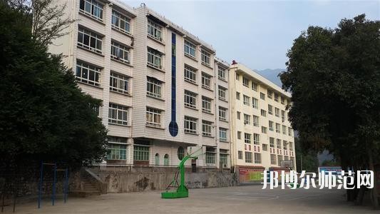 萬源第二職業高級幼兒師范中學2020年招生辦聯系電話