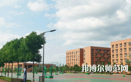 2023年懷化師范高等?？茖W校環境如何